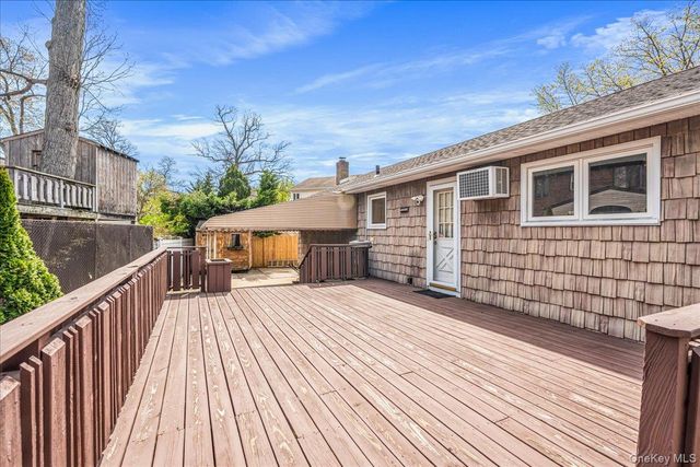 21 Norman Street, Lynbrook, NY 11563