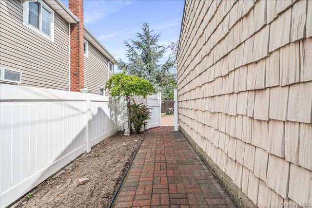 21 Norman Street, Lynbrook, NY 11563
