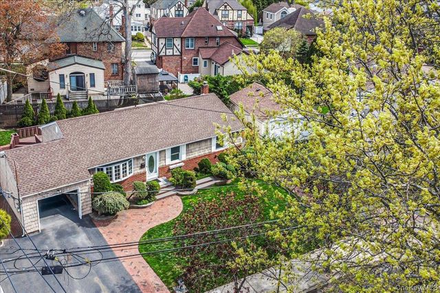 21 Norman Street, Lynbrook, NY 11563