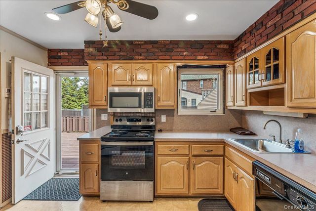 21 Norman Street, Lynbrook, NY 11563
