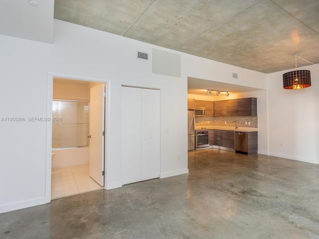 151 SE 1st St 805, Miami, FL 33131