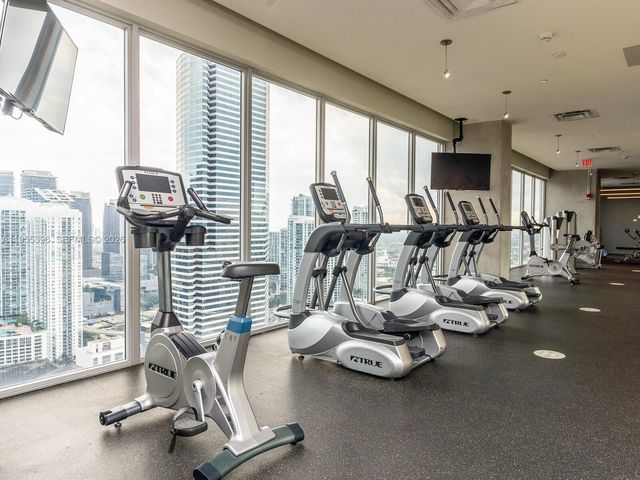 151 SE 1st St 805, Miami, FL 33131