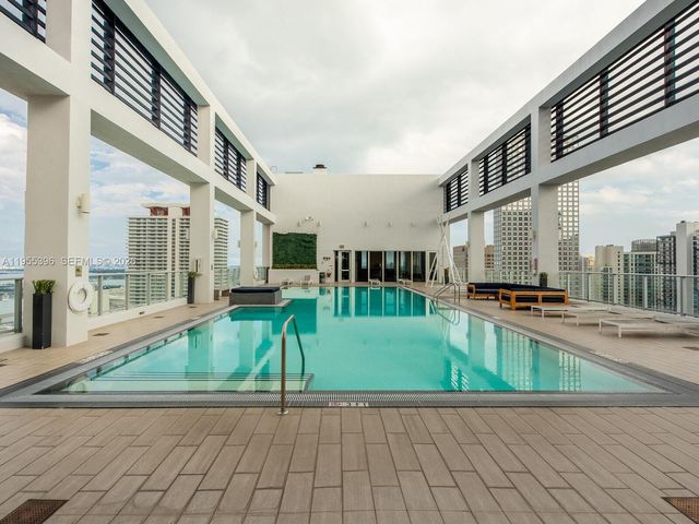 151 SE 1st St 805, Miami, FL 33131