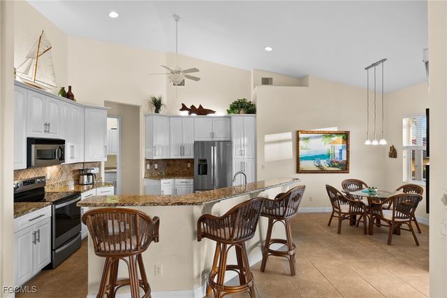 2372 Sapodilla LN, St James City, FL 33956