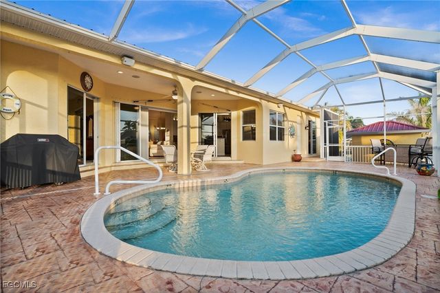 2372 Sapodilla LN, St James City, FL 33956