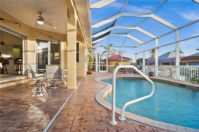 2372 Sapodilla LN, St James City, FL 33956