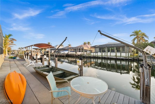 2372 Sapodilla LN, St James City, FL 33956