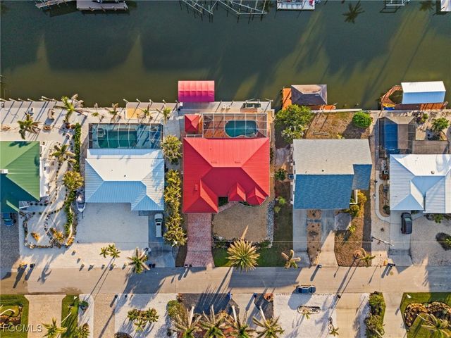 2372 Sapodilla LN, St James City, FL 33956