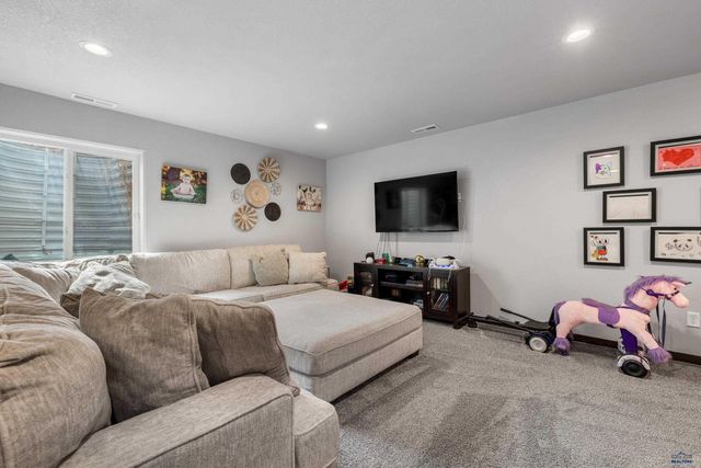 612 ANTIETAM DR, Box Elder, SD 57719