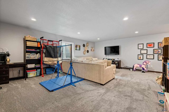 612 ANTIETAM DR, Box Elder, SD 57719