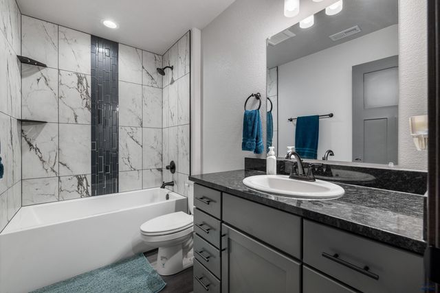 612 ANTIETAM DR, Box Elder, SD 57719