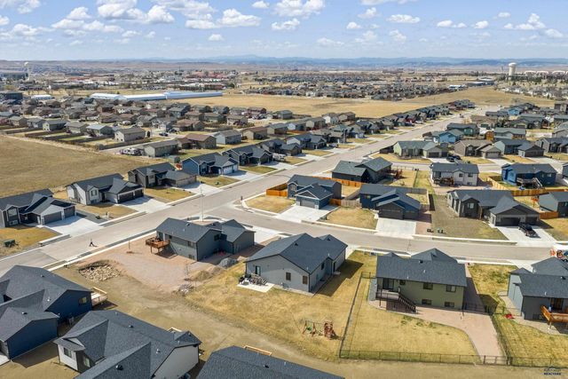 612 ANTIETAM DR, Box Elder, SD 57719