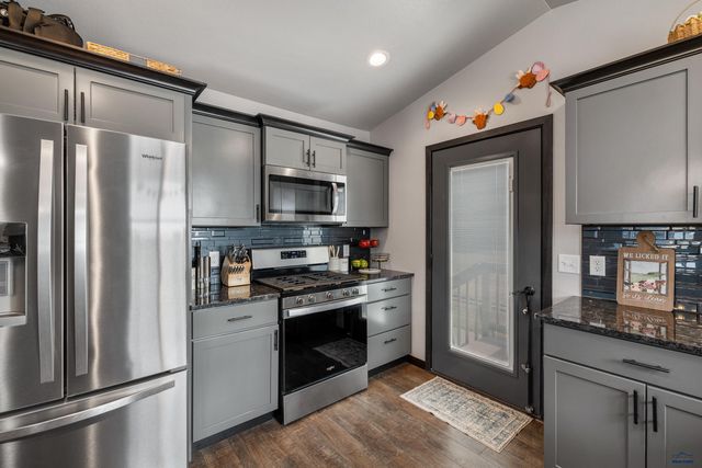 612 ANTIETAM DR, Box Elder, SD 57719