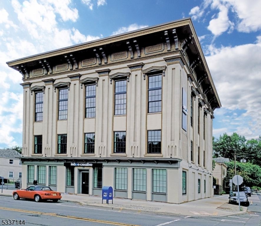 71 N Main St, Lambertville City, NJ 08530