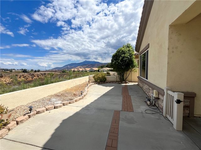512 Brooklawn, Banning, CA 92220