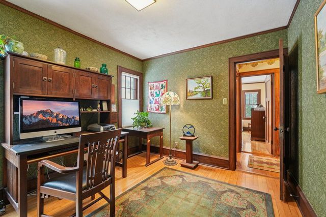 1910 E Newton AVENUE, Shorewood, WI 53211