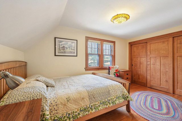 1910 E Newton AVENUE, Shorewood, WI 53211