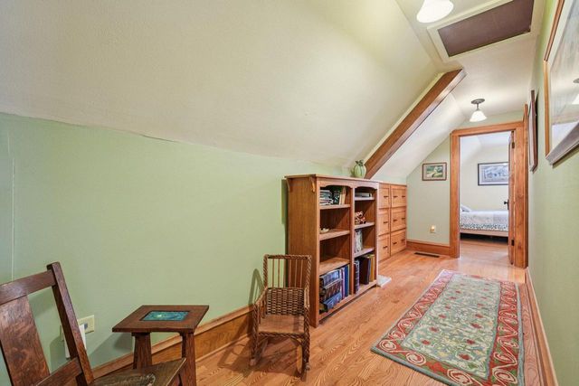 1910 E Newton AVENUE, Shorewood, WI 53211