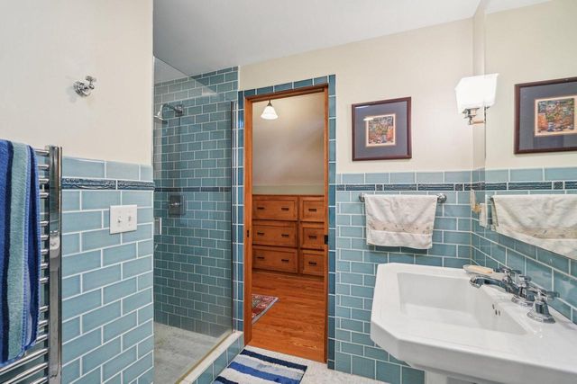 1910 E Newton AVENUE, Shorewood, WI 53211