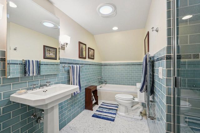 1910 E Newton AVENUE, Shorewood, WI 53211