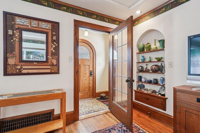 1910 E Newton AVENUE, Shorewood, WI 53211