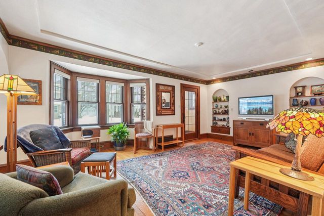 1910 E Newton AVENUE, Shorewood, WI 53211