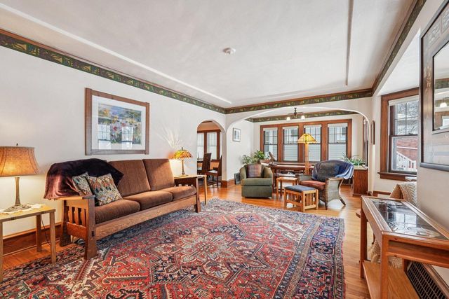 1910 E Newton AVENUE, Shorewood, WI 53211