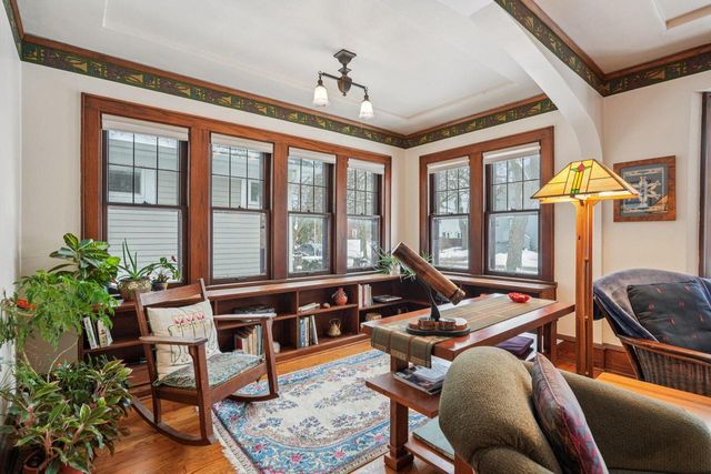 1910 E Newton AVENUE, Shorewood, WI 53211