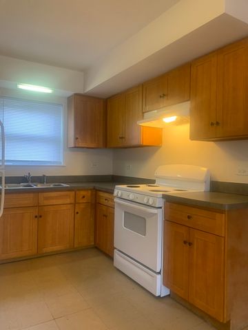 5700 W 35th Street 8N, Cicero, IL 60804