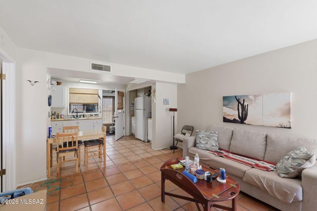 436 S Paseo Madera Unit B, Green Valley, AZ 85614