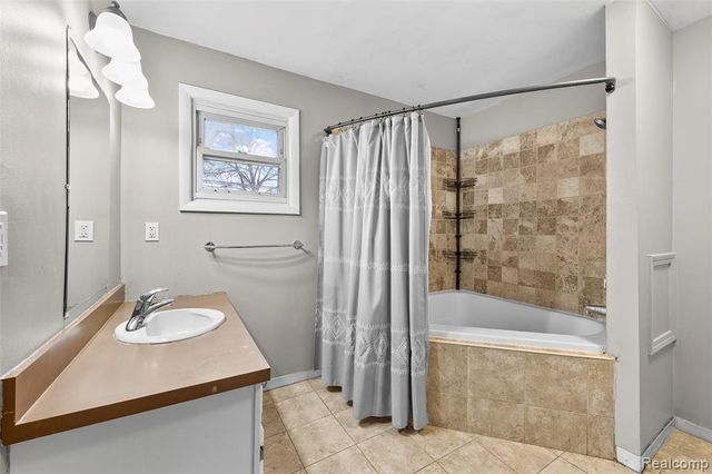 1311 W Windemere Avenue, Royal Oak, MI 48073