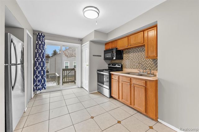 1311 W Windemere Avenue, Royal Oak, MI 48073