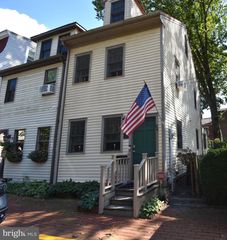 56 W PEARL ST, Burlington, NJ 08016