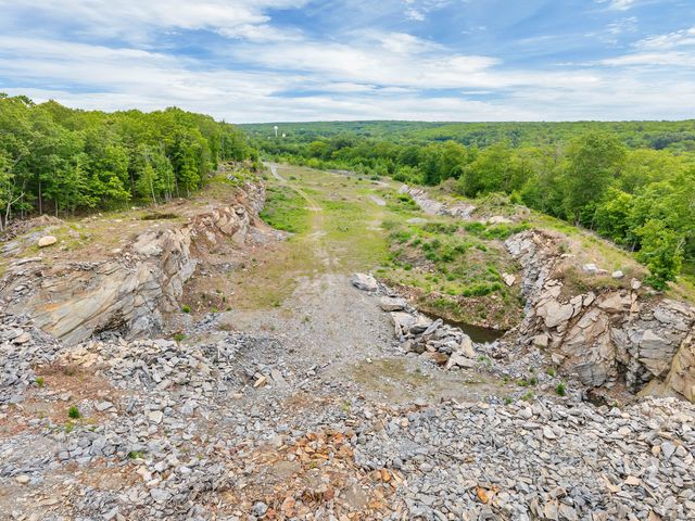 10 Riverside Drive, Sprague, CT 06330