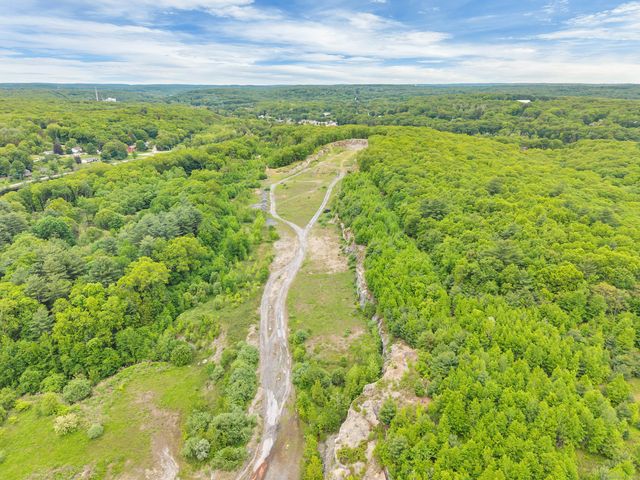10 Riverside Drive, Sprague, CT 06330