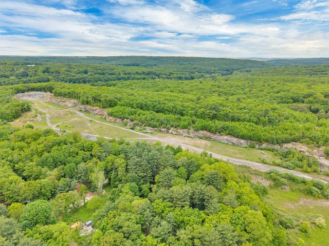 10 Riverside Drive, Sprague, CT 06330
