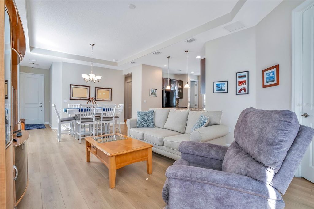 Image 6 of property listing at 1088 AVERY MEADOWS WAY, Deland, FL 32724