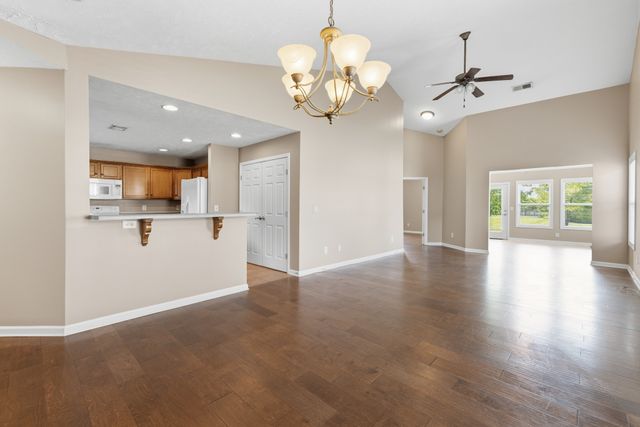 395 Devon Chase Hl Unit 1004, Gallatin, TN 37066