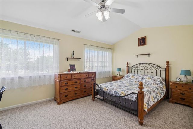 1041 PARKHILL Circle, Aurora, IL 60502