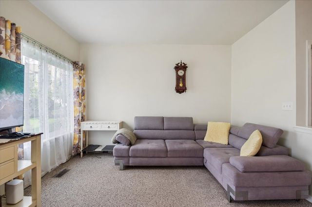 1041 PARKHILL Circle, Aurora, IL 60502