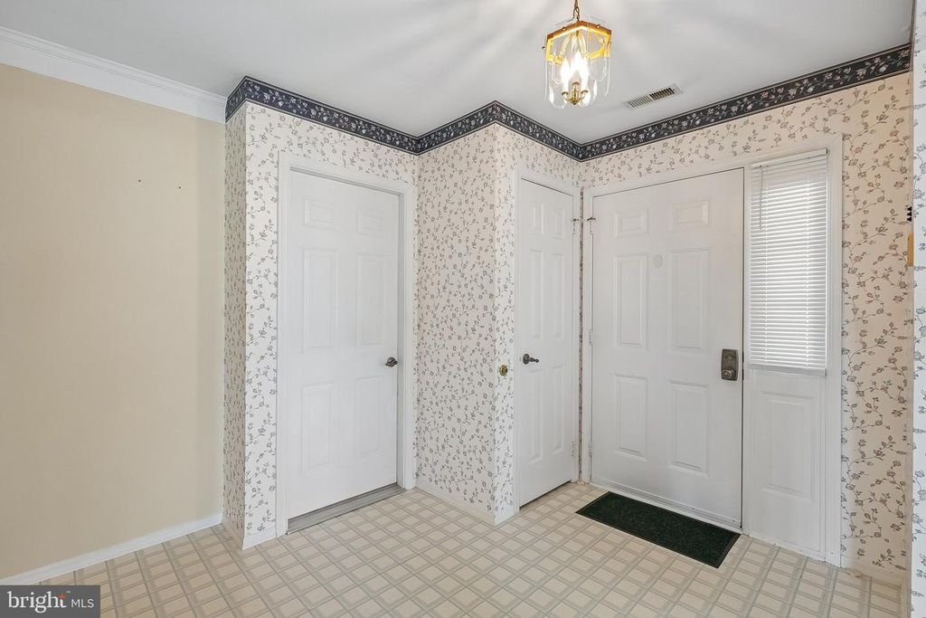 319 WAGON WHEEL CIR, COLUMBUS, NJ 08022 — photo 5