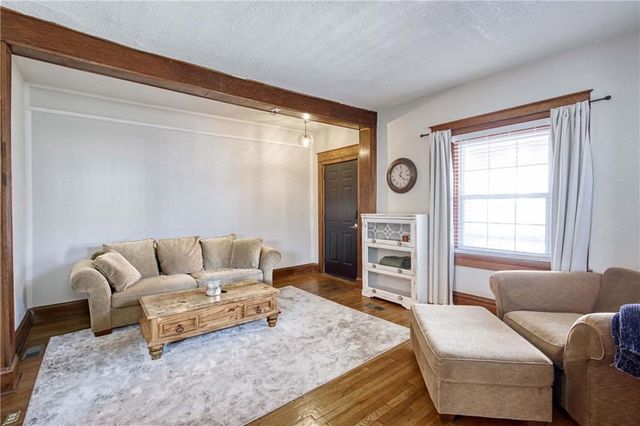 831 W 39th Terrace, Kansas City, MO 64111