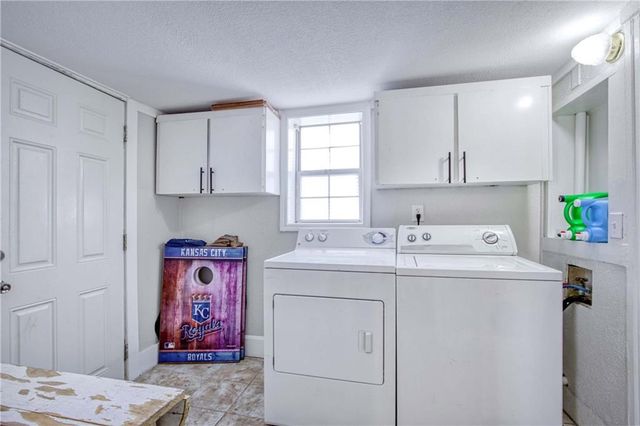 831 W 39th Terrace, Kansas City, MO 64111
