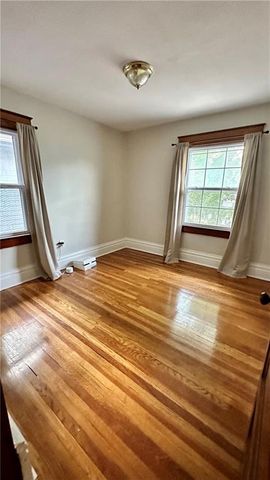 831 W 39th Terrace, Kansas City, MO 64111