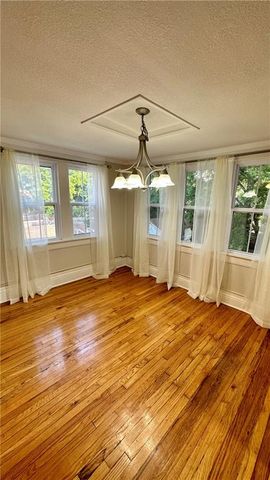 831 W 39th Terrace, Kansas City, MO 64111