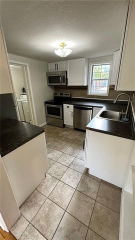 831 W 39th Terrace, Kansas City, MO 64111