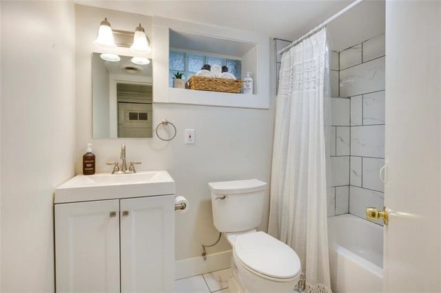 831 W 39th Terrace, Kansas City, MO 64111