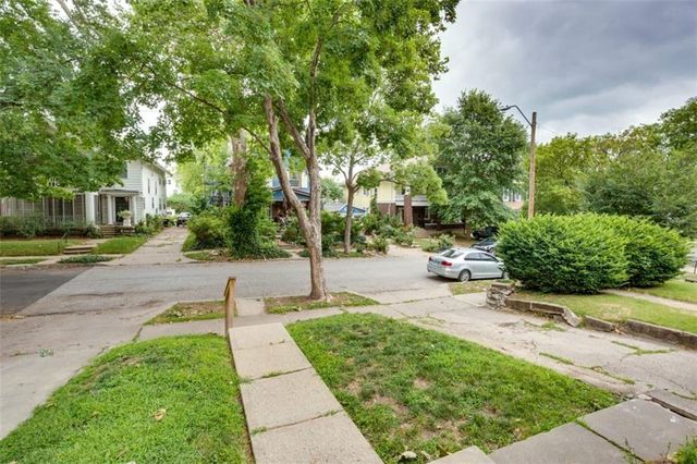 831 W 39th Terrace, Kansas City, MO 64111