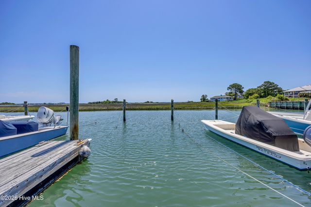 4 Oak Landing Road, Wilmington, NC 28409