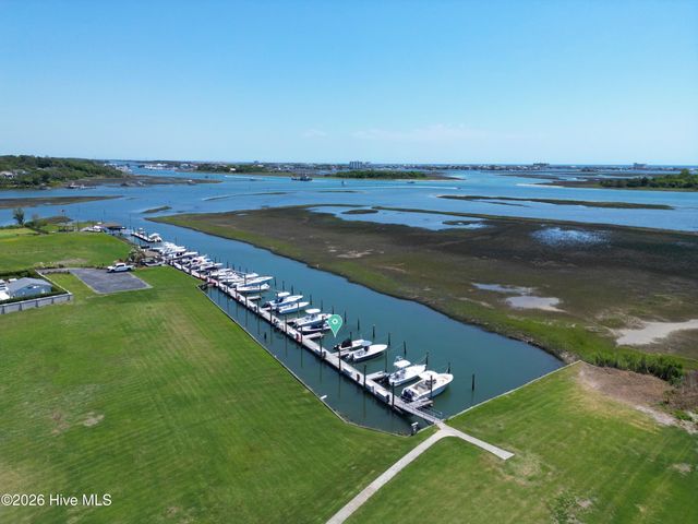 4 Oak Landing Road, Wilmington, NC 28409